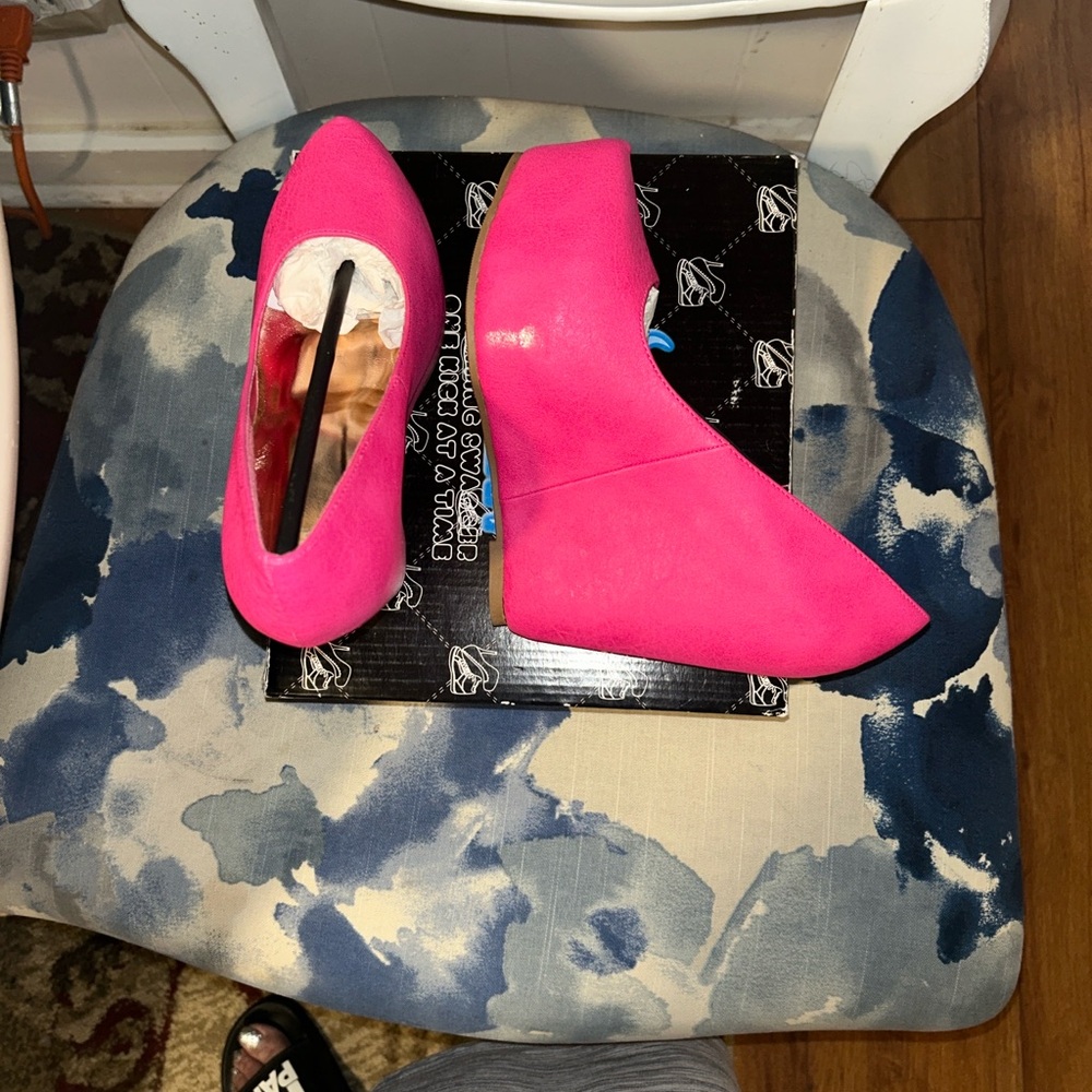 “Send Ur Price?”Beautiful “Shiekh” Fuchsia Classic Wedge Heel Elegant Design💕